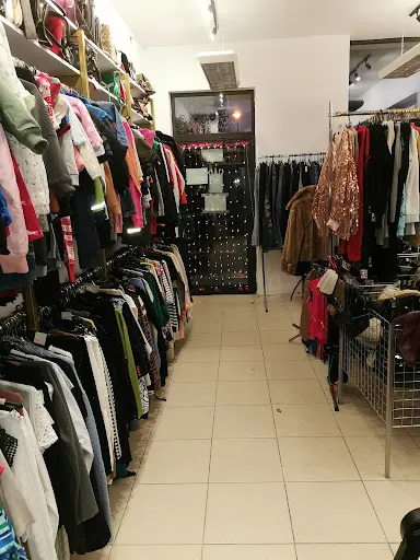 MODNY CIUSZEK ODZIEZ NOWA I UZYWANA EWELINA STRZELEC